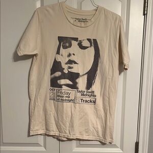 Taylor Swift Cream Graphic T-Shirt